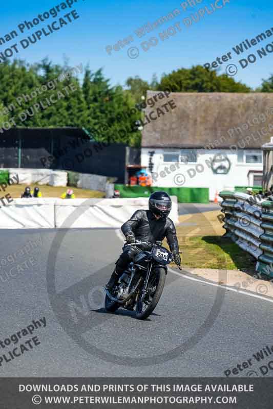 Vintage motorcycle club;eventdigitalimages;mallory park;mallory park trackday photographs;no limits trackdays;peter wileman photography;trackday digital images;trackday photos;vmcc festival 1000 bikes photographs